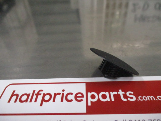 Mitsubishi Various Models Genuine Bonnet Insulator Clip New Part