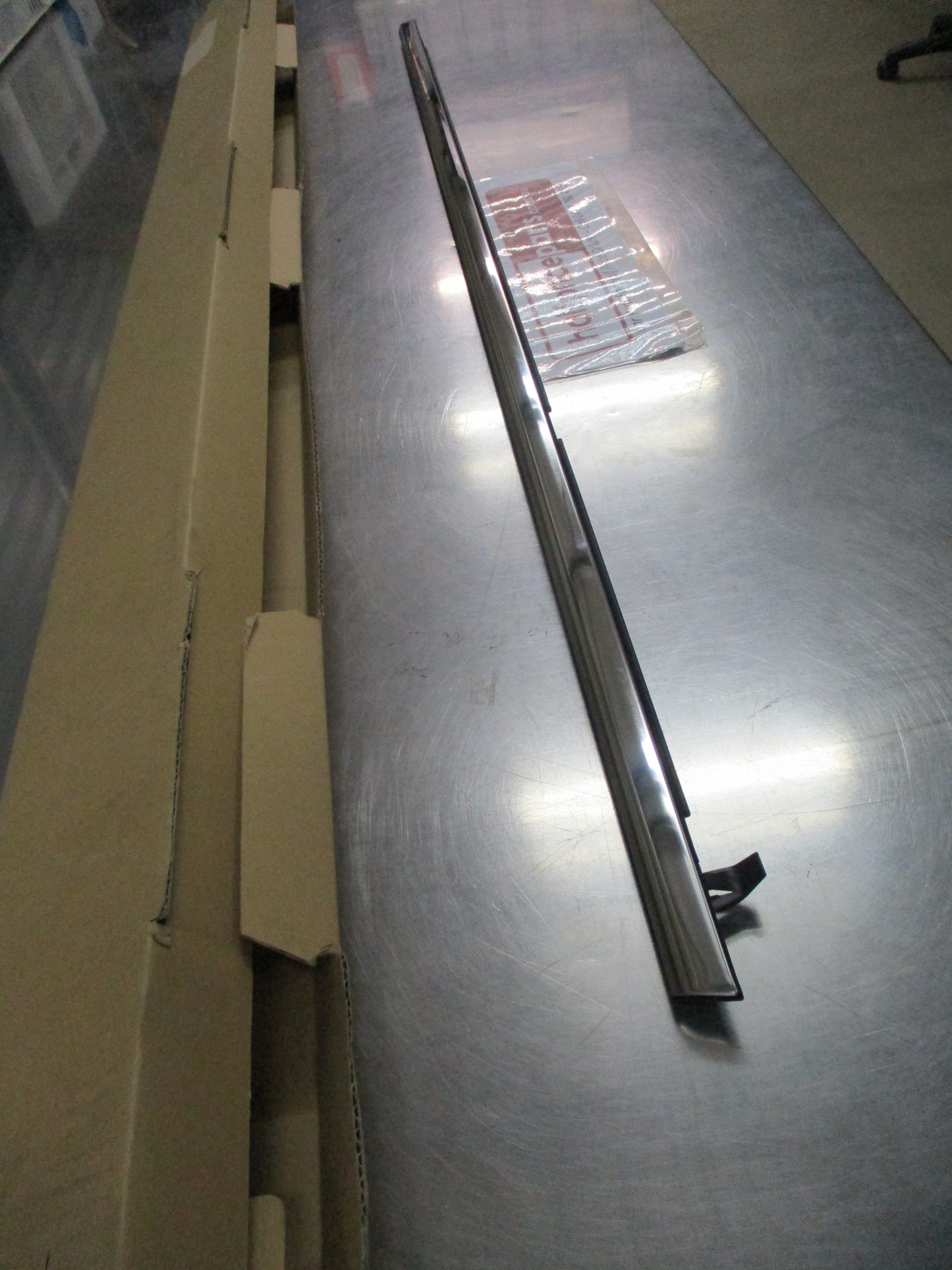Honda Accord Genuine Right Hand Rear Door Weather Strip Moulding New Part
