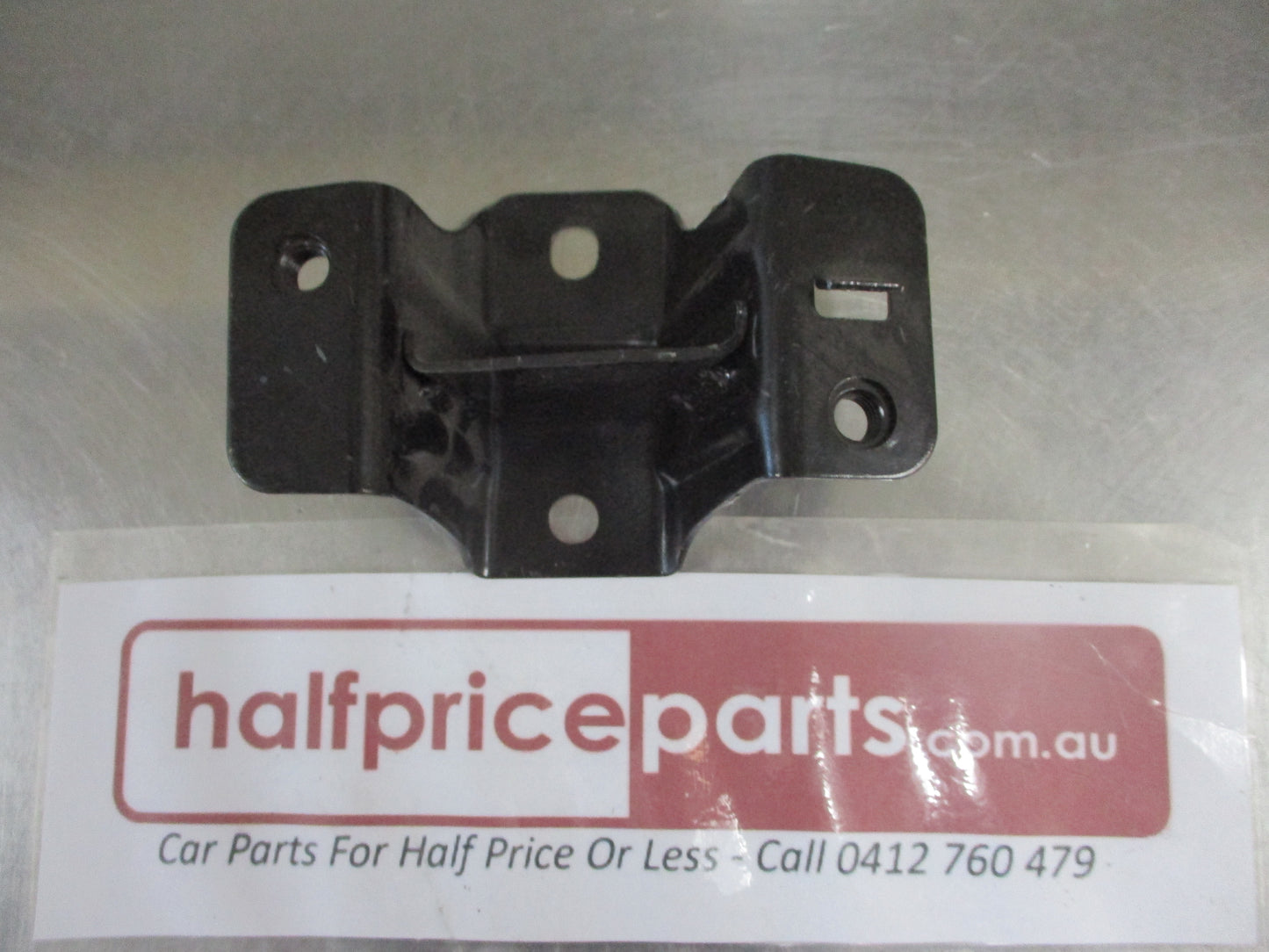 Holden Commodore VY-VZ-WK-WL Genuine Right Rear Reio Bracket New Part
