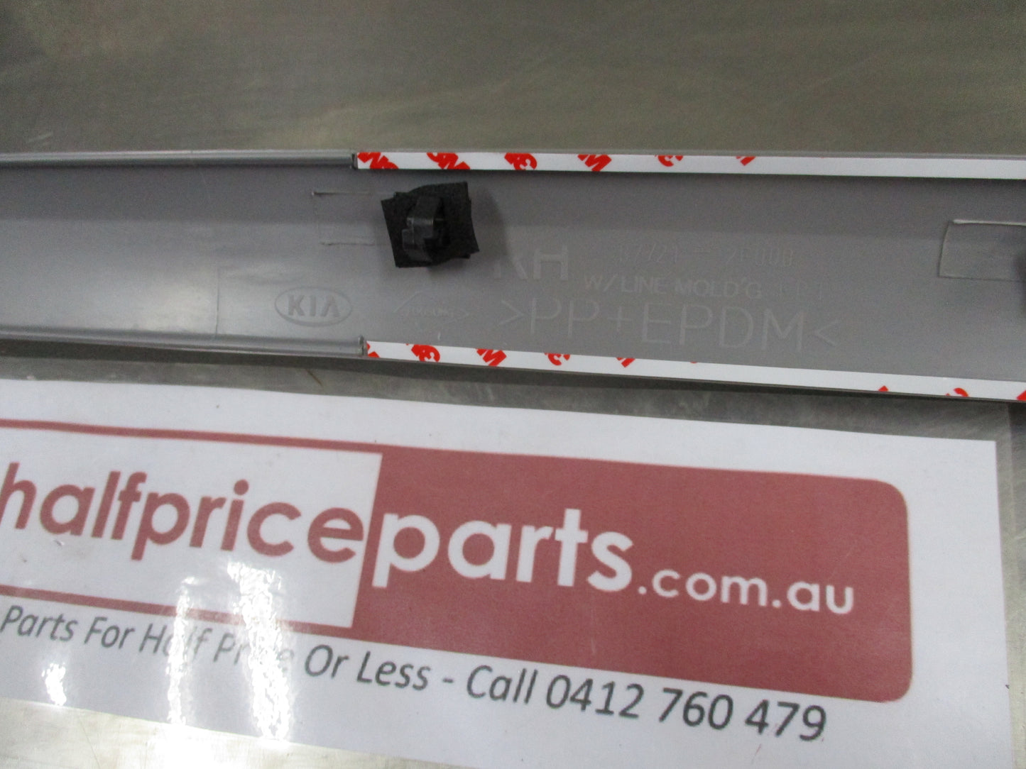 Kia Spectra Genuine Right Hand Front Door Moulding Assembly (Unpainted) New Part