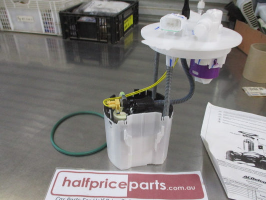 Holden Acadia Genuine Electric Fuel Pump With Level Sensor New Part
