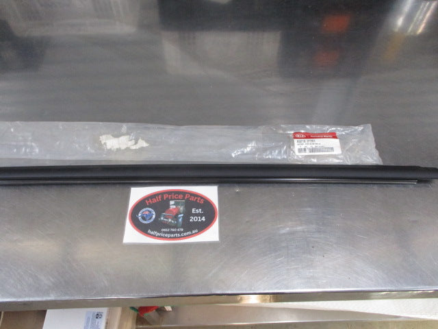 Kia Cerato Genuine Left Hand Outer Rear Belt Moulding New Part