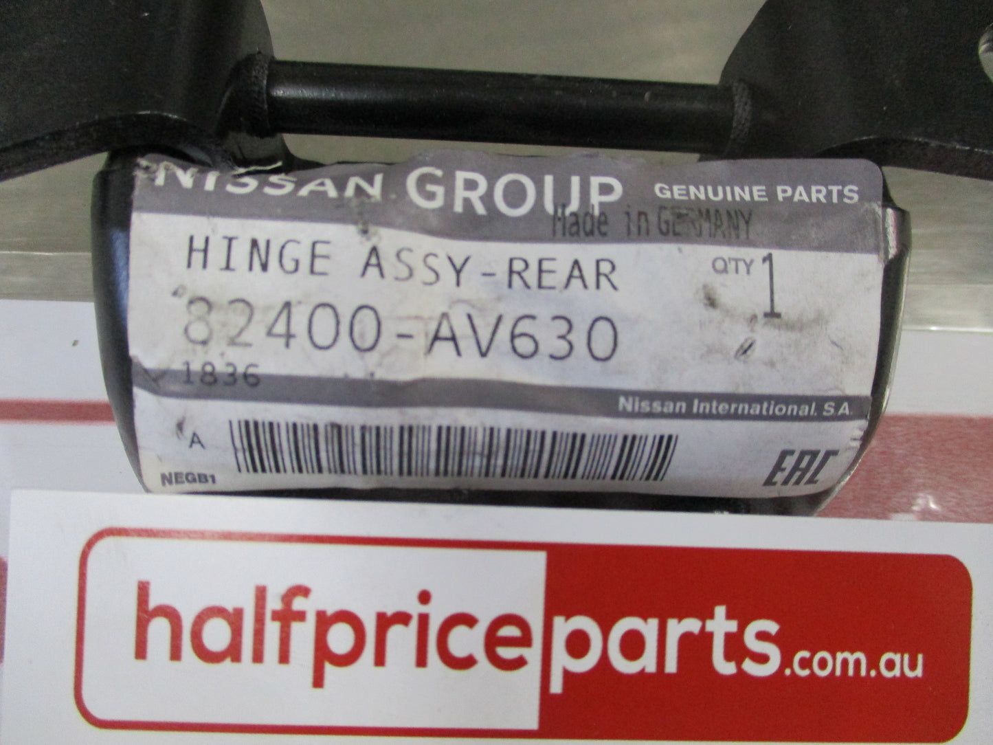 Nissan Qashqai J10E Genuine Rear Door Hinge Assembly New Part
