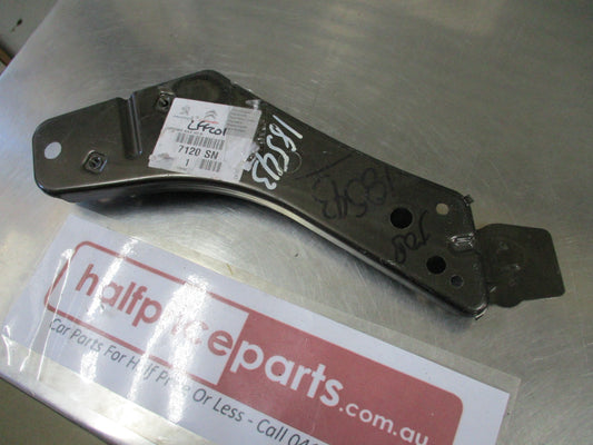 Peugeot 308 T7 Genuine Front Right Hand Guard Bracket New Part