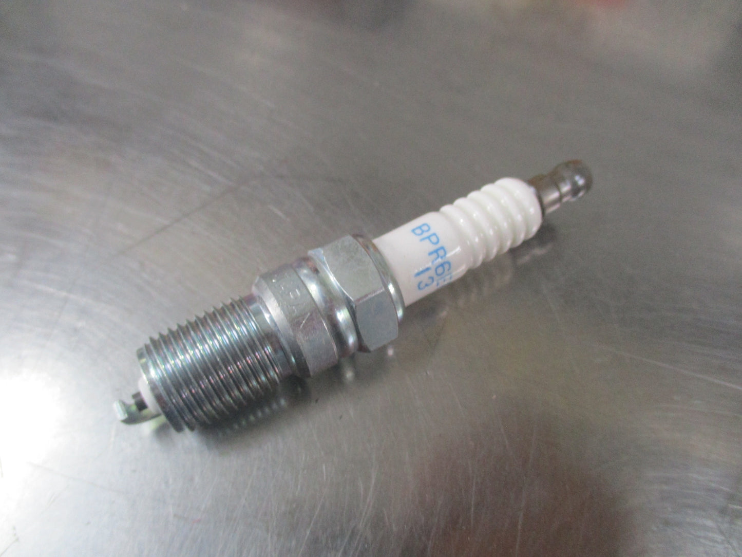 NGK Standard Spark Plug Suits HSV/Holden Commodore VQ/VR/VS/VN/VP/Holden Caprice Set Of 6 New