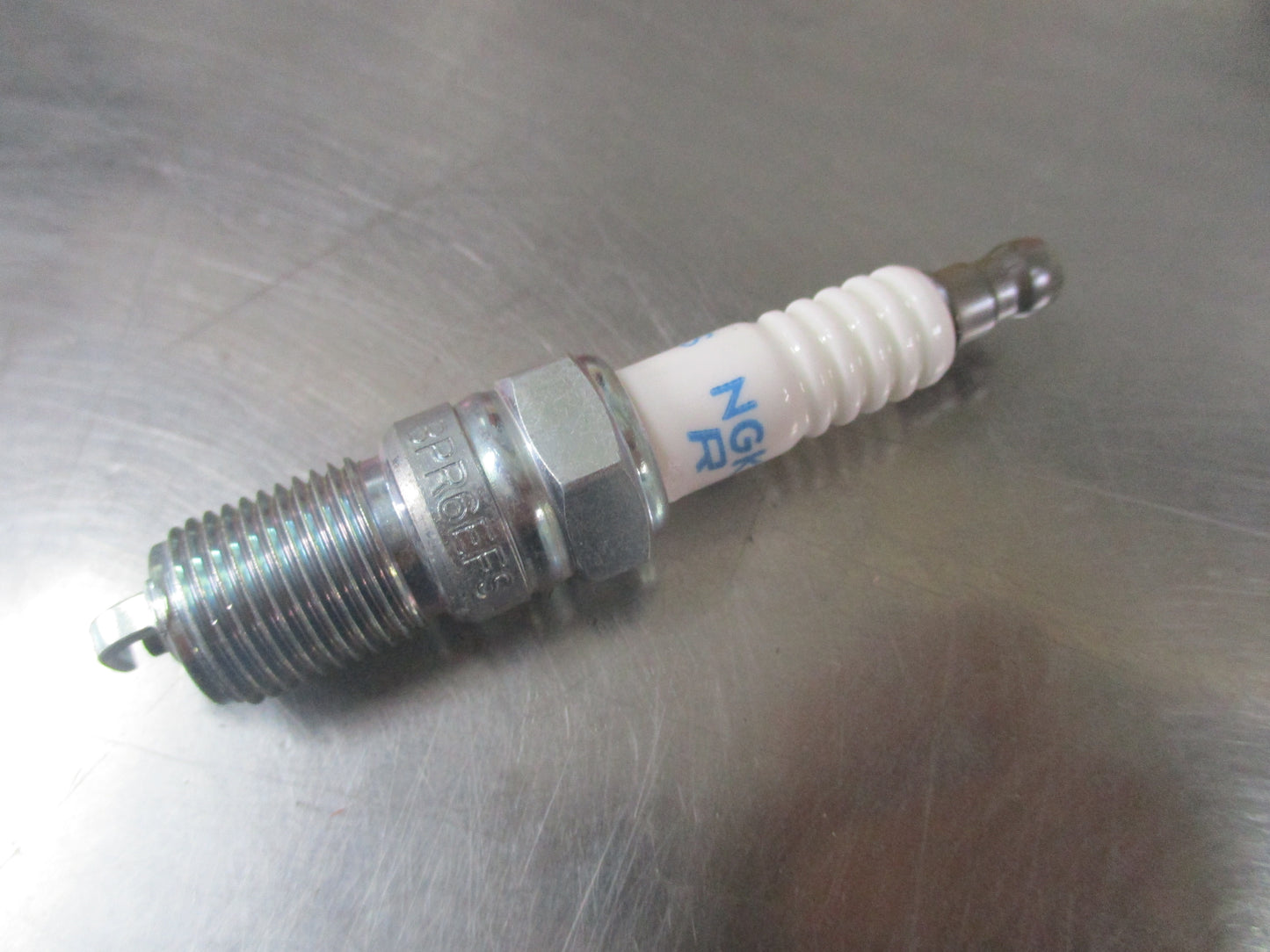 NGK Standard Spark Plug Suits HSV/Holden Commodore VQ/VR/VS/VN/VP/Holden Caprice Set Of 6 New