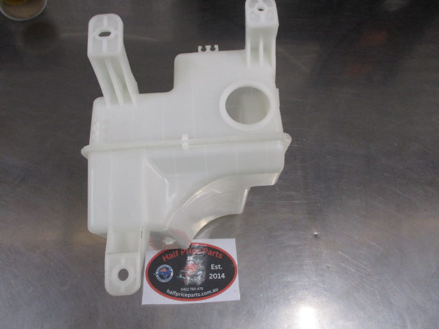 Kia Sorento Genuine Windscreen Washer Tank New Part