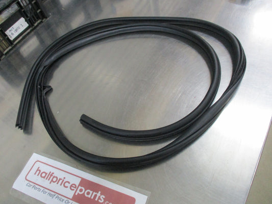 Holden Captiva Genuine Front Right Hand Door Upper Weatherstrip New Part