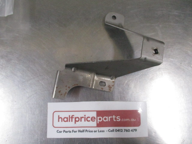 Mitsubishi Lancer Genuine Front End Centre Structure Bracket New Part