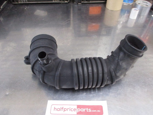 Mitsubishi Pajero Genuine Air Duct Intake Pipe To Cleaner New Part