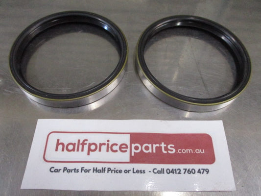 Mitsubishi Fuso Canter Genuine Front Hub Seal Pair New Part