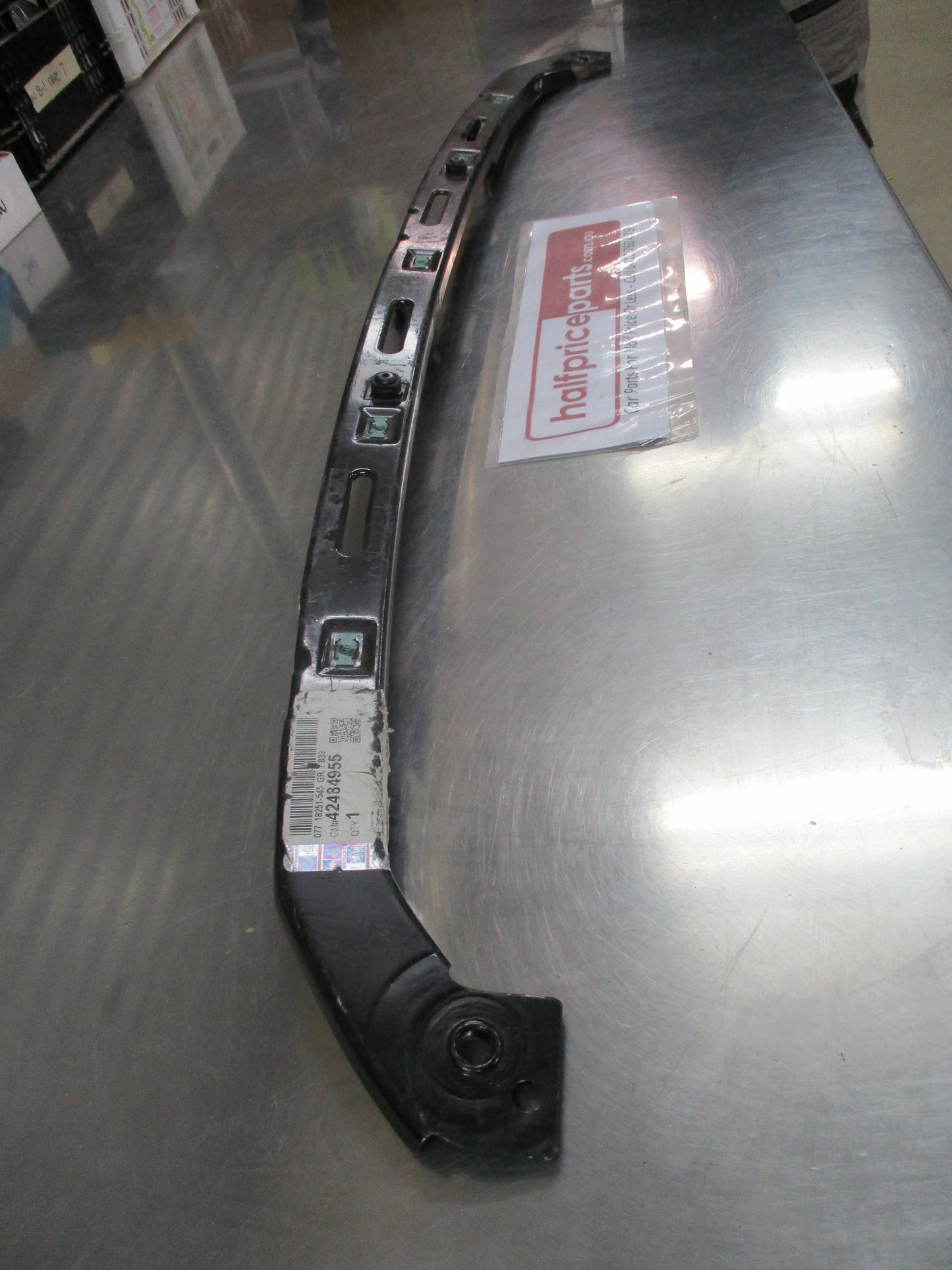 Holden Acadia AC Genuine Front Bumper Fascia Centre Support New Part
