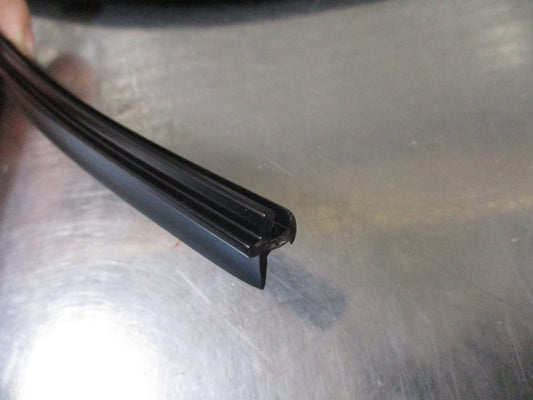 Mitsubishi Outlander Genuine Front Upper Windscreen Moulding New Part