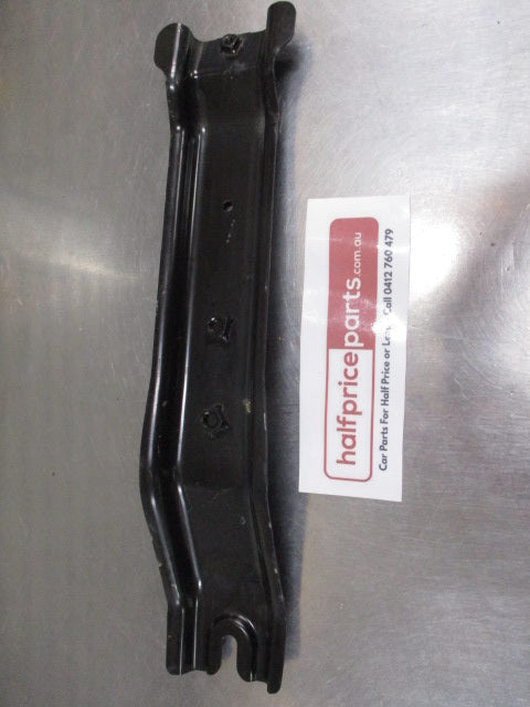 Mitsubishi Galant Genuine Center Radiator Bonnet Support New Part