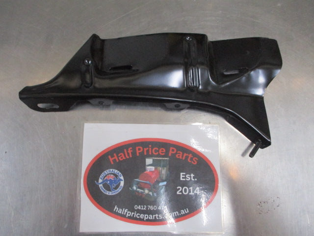Kia Rio Genuine Left (Passenger) Front Bumper Bar Side Plate Bracket New Part
