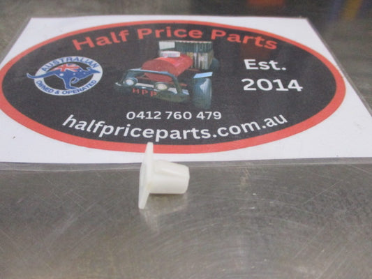 Kia Sportage/Carnival/Optima/Magentis Genuine Clip-Side Garnish Mounting New Part