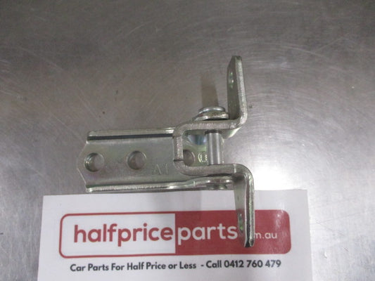 Mitsubishi Pajero Genuine Left Hand Rear Door Upper Door Hinge New Part