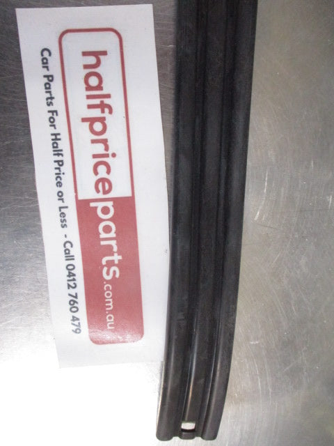 Mitsubishi MN Triton Genuine Side Step Cover Up Outer Rubber New Part