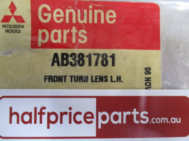 Mitsubishi Galant/Sigma Genuine Left Hand Front Bumper Indicator Lens New Part