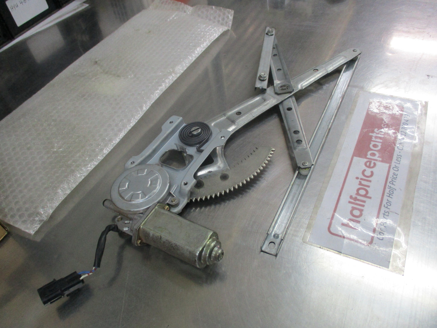 Holden Jackaroo Genuine Front Left Power Window Regulator WITH Motor (Untested) USED Part