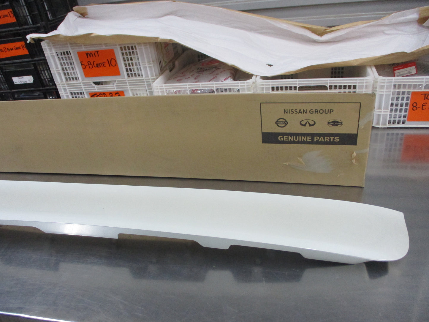 Nissan Cube Genuine Rear Tail Gate Outer Finisher Panel (Factory Painted Pearl White)New Part