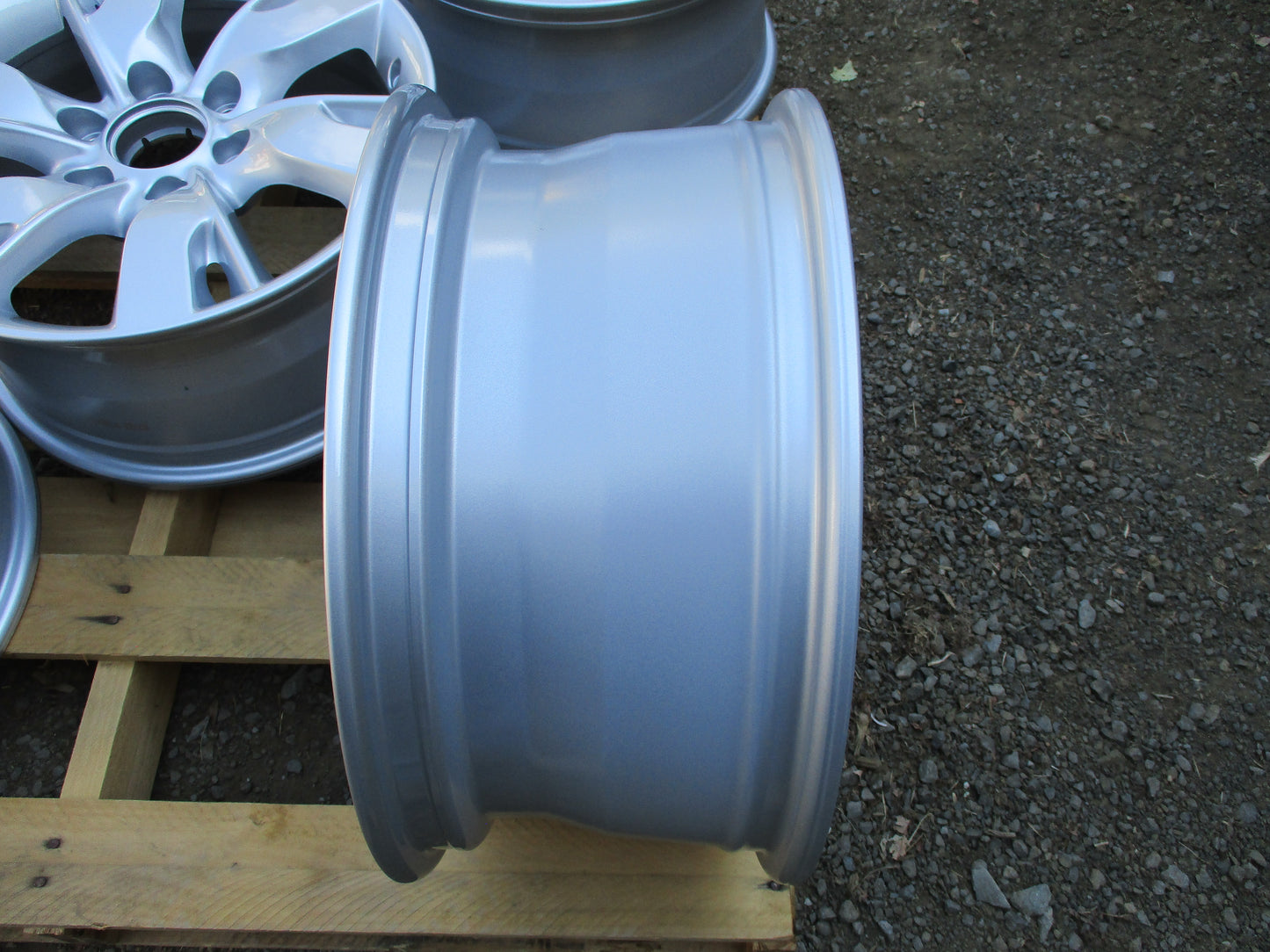 Nissan Patrol Y62 Genuine Set Of 5 Alloy Wheels No C/Caps New Part