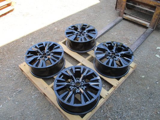 Nissan Navara D23 Genuine Set Of 4 18" Alloy Wheels With 4 C/Caps New Part