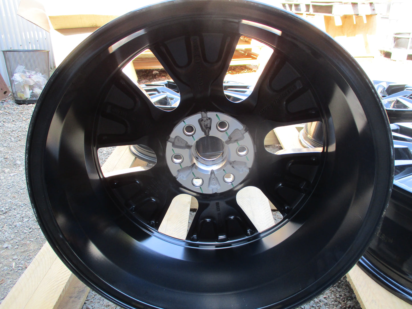 Nissan Navara D23 Genuine Set Of 4 18" Alloy Wheels With 3 C/Caps New Part