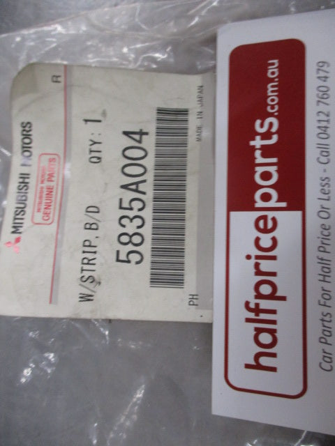Mitsubishi Pajero V93W Genuine Upper Rear Door Weatherstrip New Part