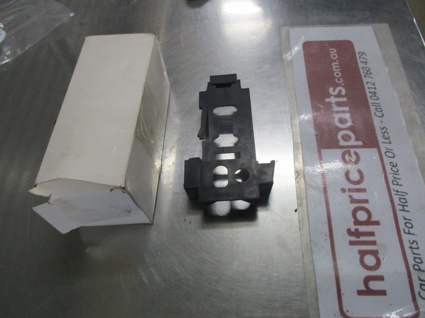 Holden VE Commodore Genuine Front Right Seat Adjuster Button Housing New Part