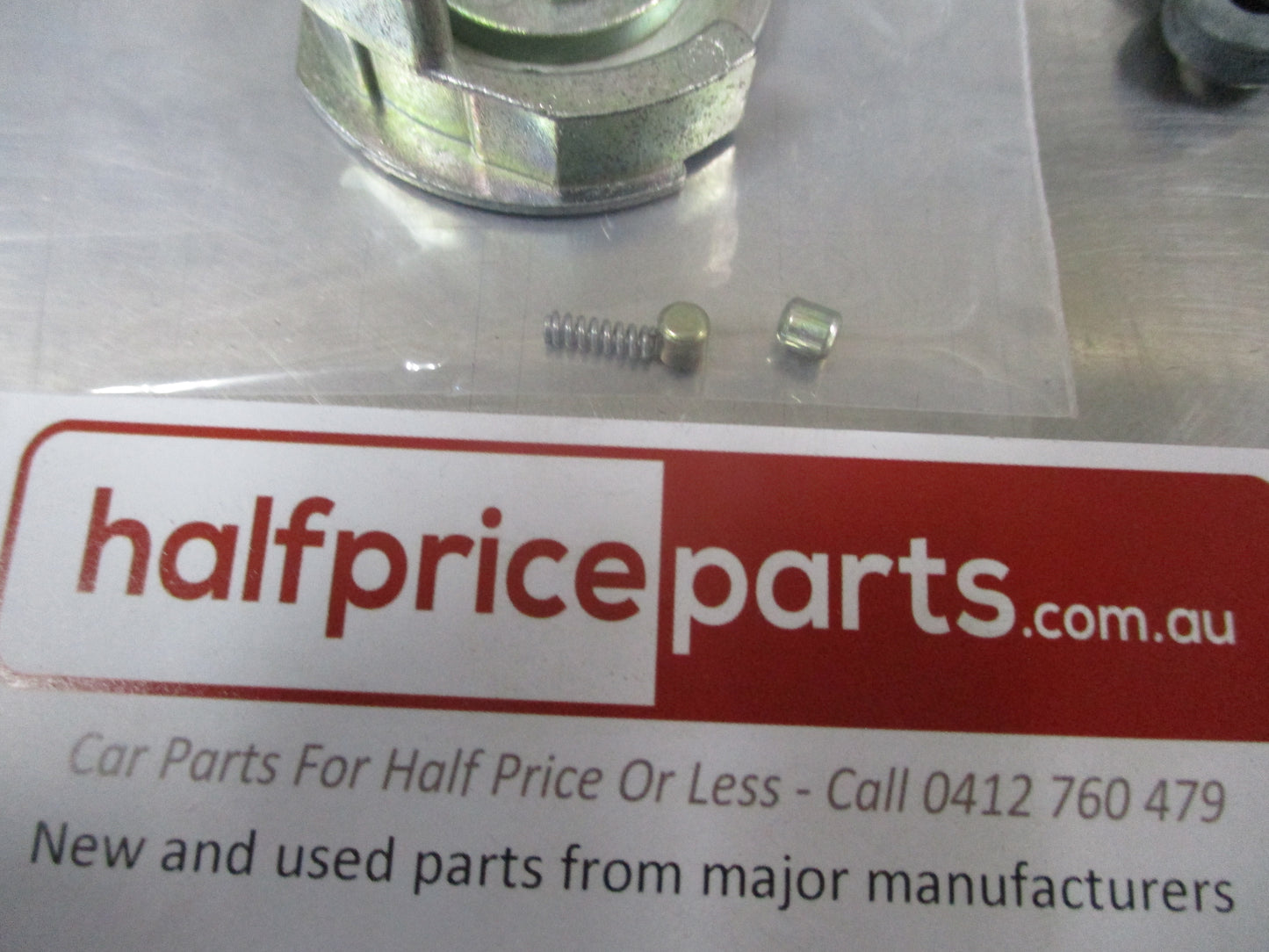Holden Commodore/Statesman Genuine Right Hand Front Door Handle Bracket And Lock Kit New Part