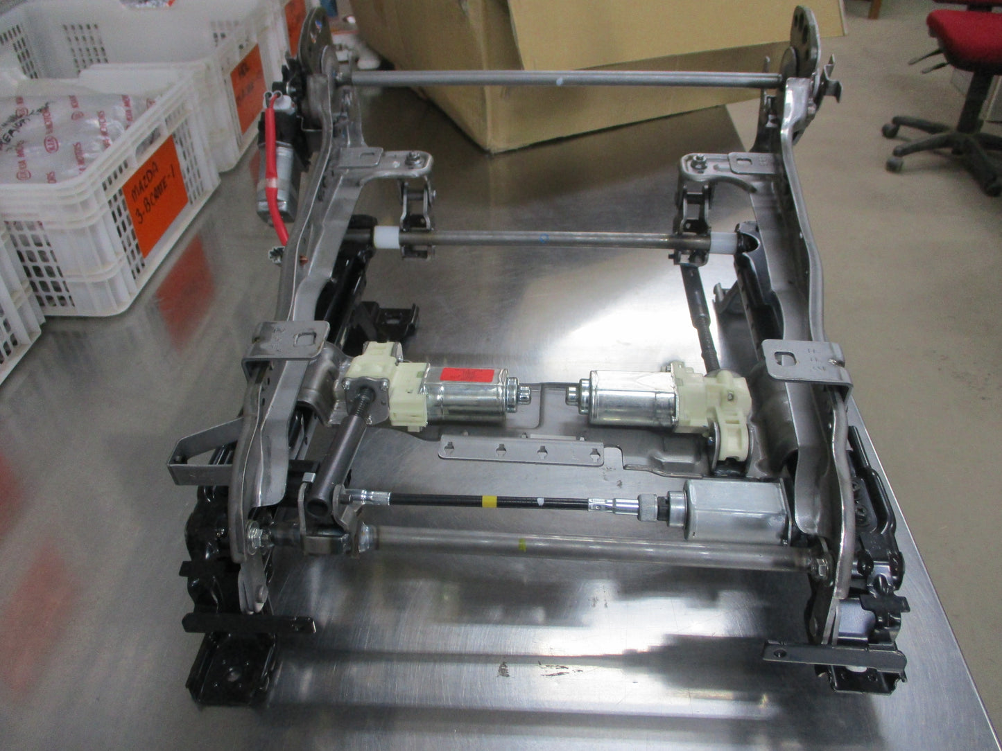 Mitsubishi Pajero Genuine Right Hand Front Seat Base Power Seat Frame New Part