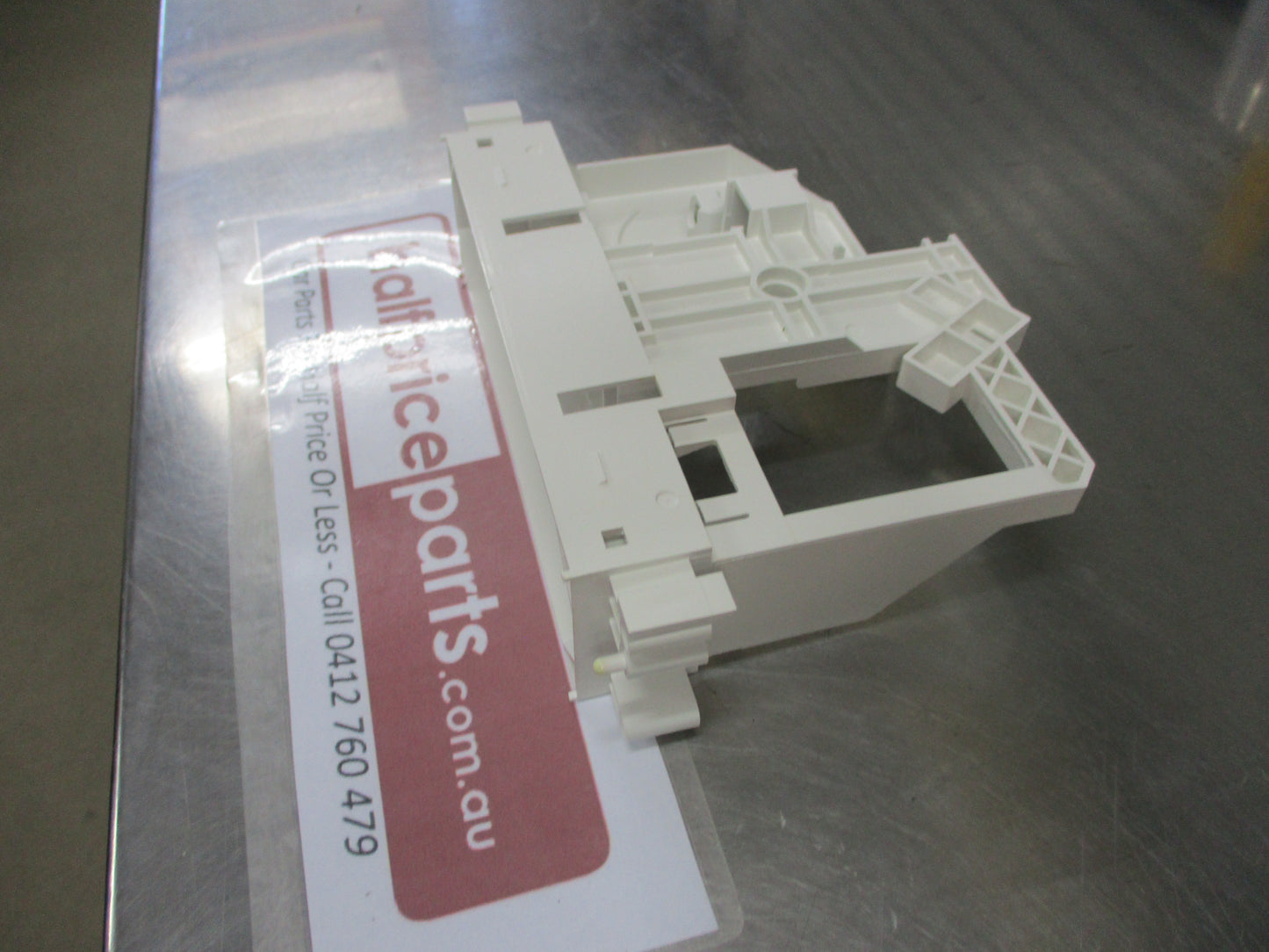 Nissan X-Trail T30 Genuine Base Control Bracket New Part