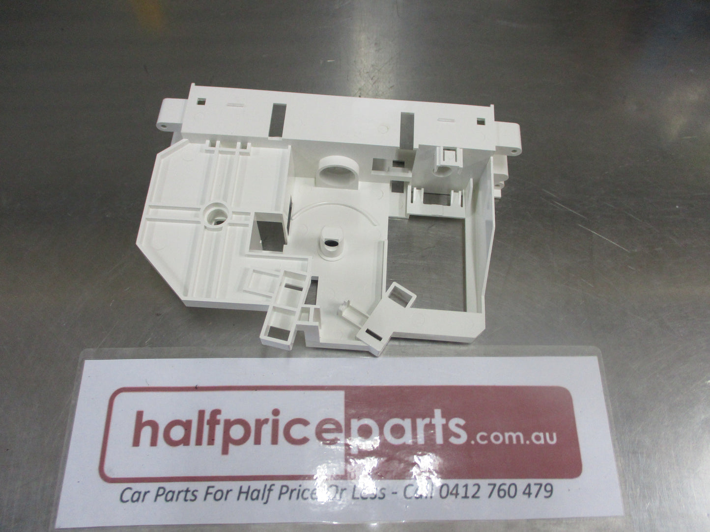 Nissan X-Trail T30 Genuine Base Control Bracket New Part