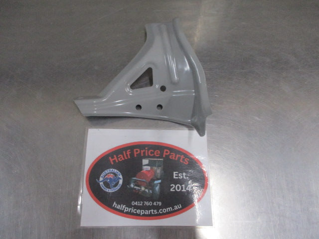 Kia Rio Genuine Right Hand Guard Bracket New Part