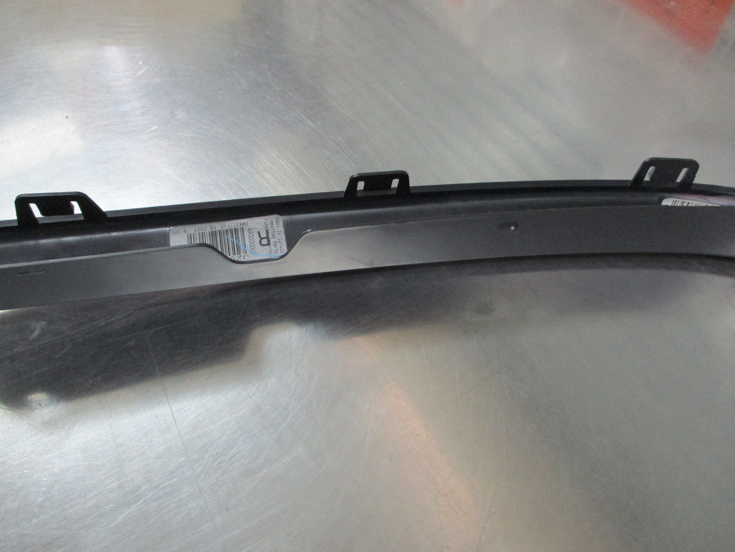 Jeep Grand Cherokee Genuine Front Right (Driver's) Wheel Flare Moulding New Part
