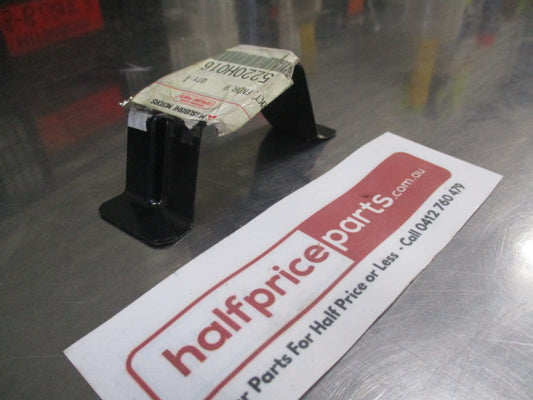 Mitsubishi Outlander Genuine Right Hand Front Guard Side Support Bracket New Part