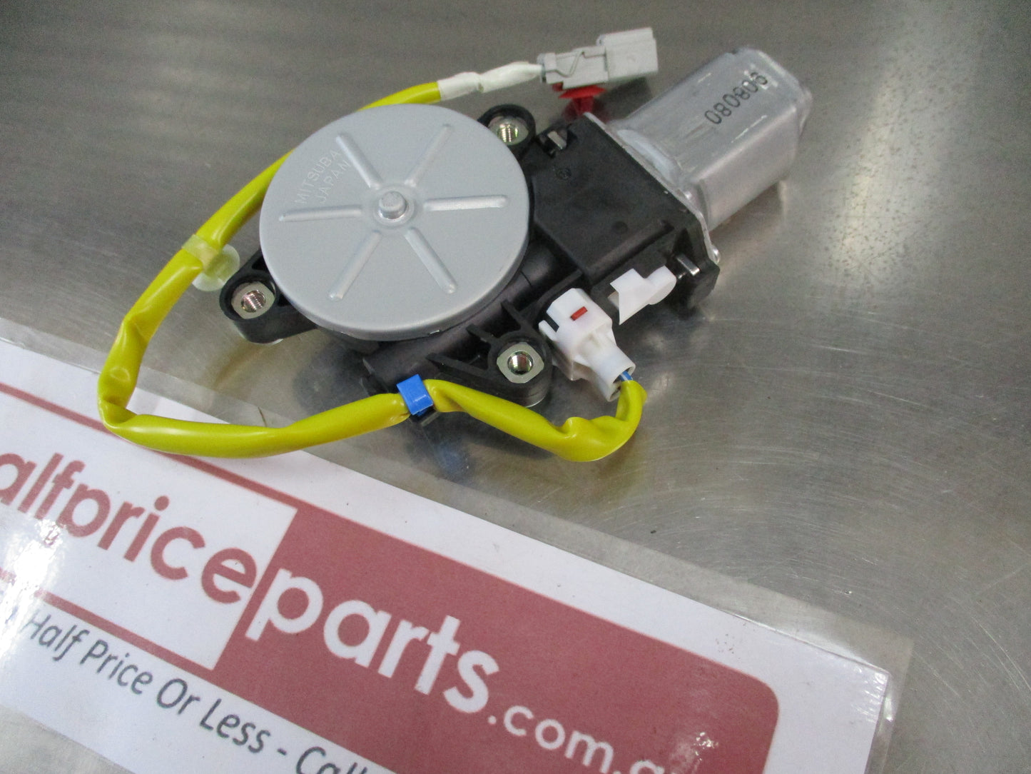 Honda CR-V Genuine Right Hand Rear (Passengers) Window Motor New Part
