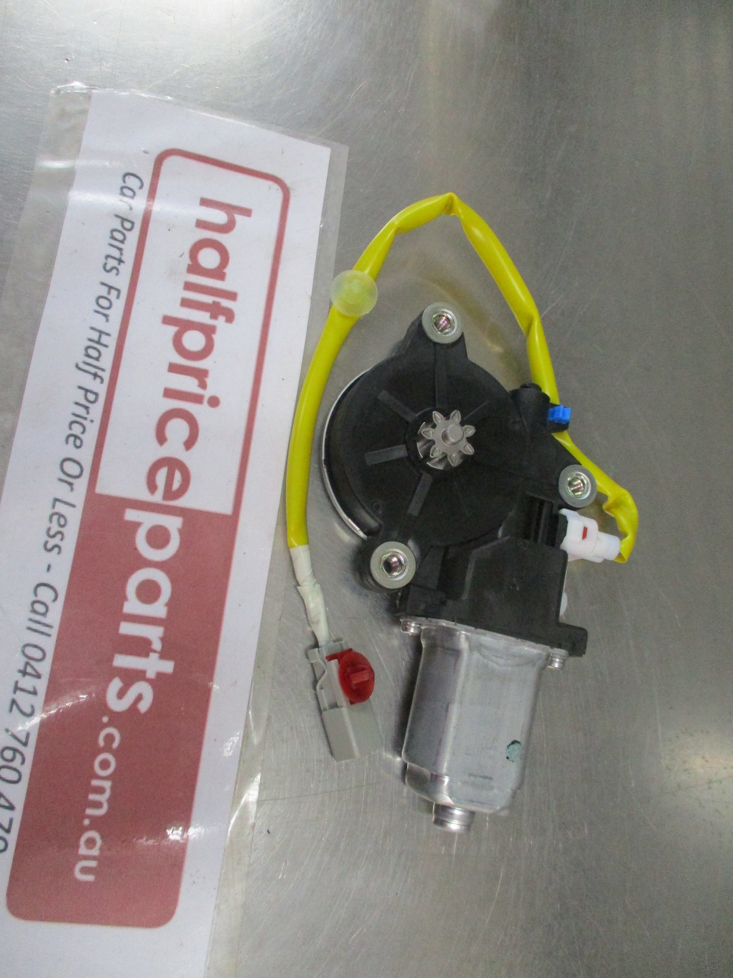 Honda CR-V Genuine Right Hand Rear (Passengers) Window Motor New Part