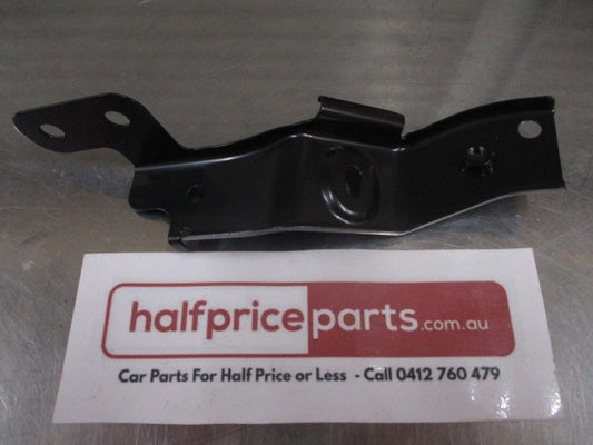 Mitsubishi Outlander Genuine Front Left Hand Side Bumper Bar Face Bracket New Part