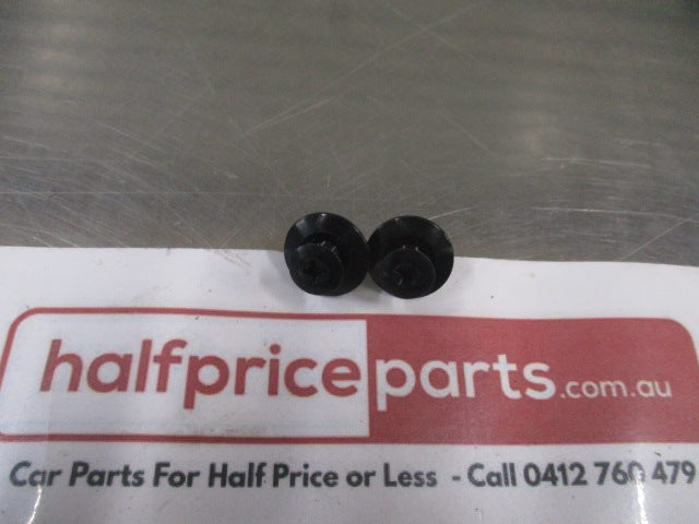 Mitsubishi Pajero Genuine Front Bumper Cover Clip (Set of 2) New Part