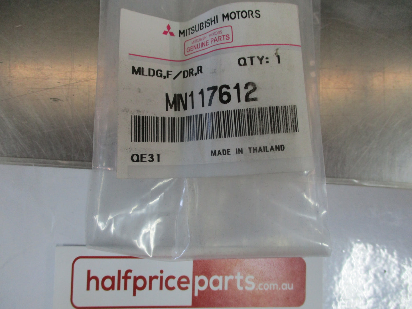 Mitsubishi Triton ML/MN Genuine Front Right Hand Belt Moulding New Part