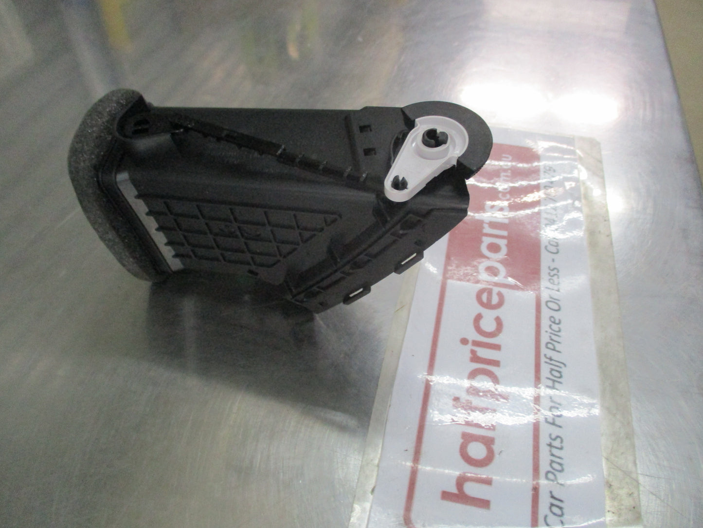 Holden JH Cruze Sedan/Hatch Genuine Left Hand Centre Air Outlet New Part