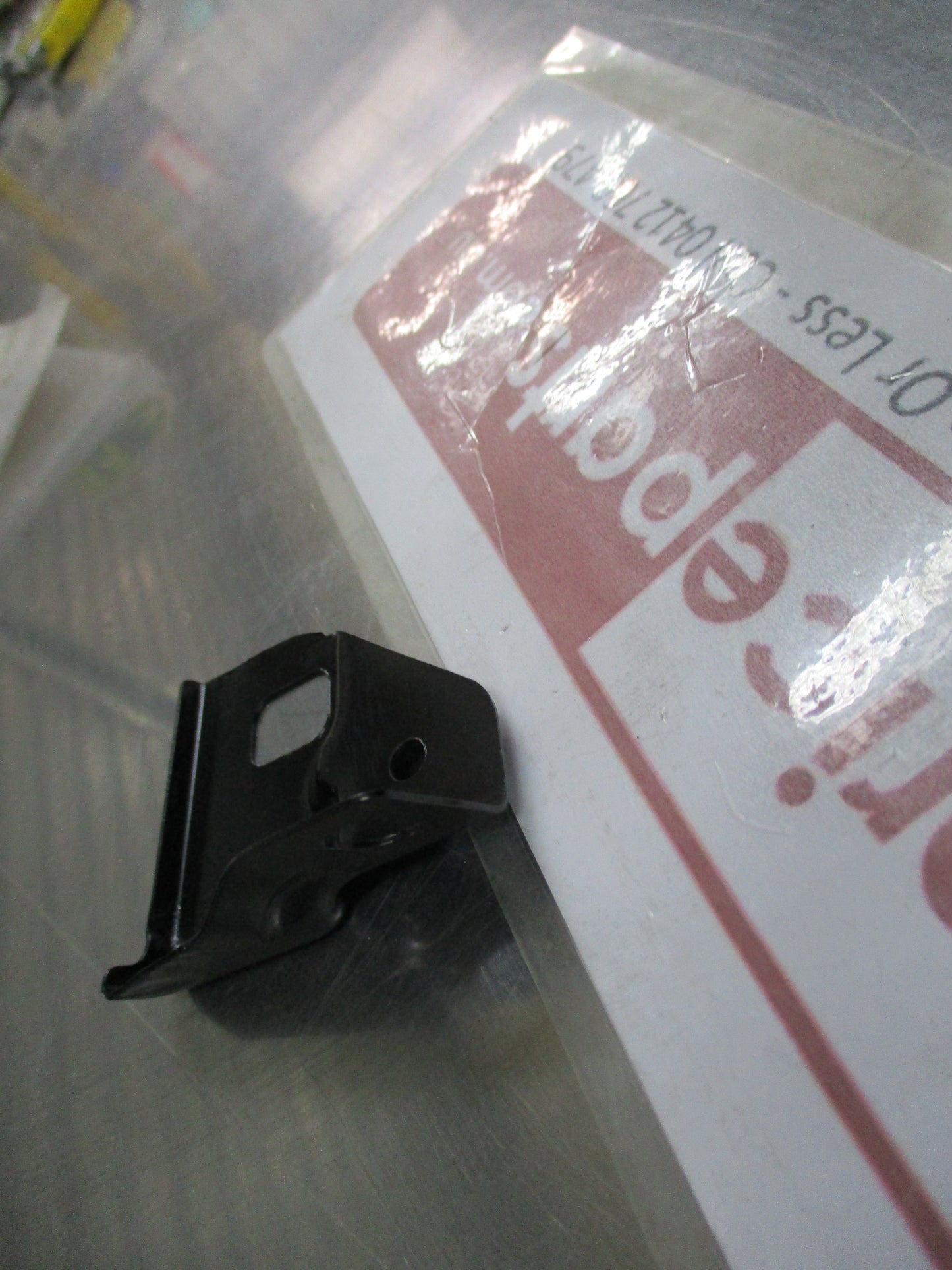 Kia Rio Genuine Left Hand Front Guard Bracket New Part
