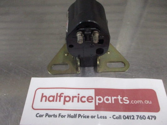 Bosch Ignition Coil Suits Ford Laser/Meteor/Nissan Pintara/Bluebird/Mitsubishi Sigma Used Part