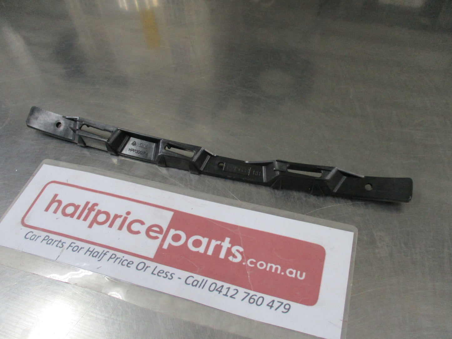 Holden Commodore VE Genuine Rear Window Mould Bracket (Black) New Part