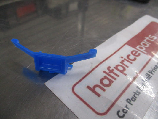 Mitsubishi Triton/Pajero/Challenger Genuine Drip Moulding Clip New Part