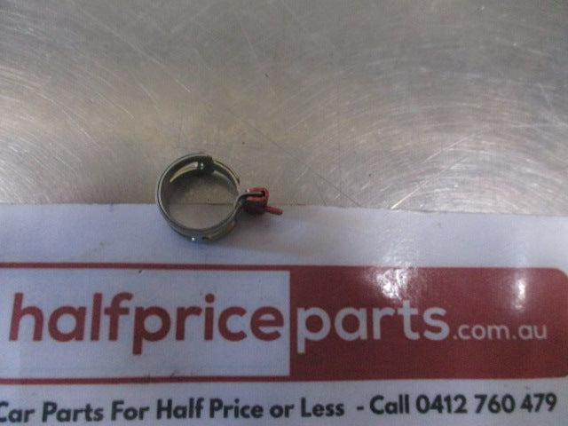 Mitsubishi Challenger/Pajero Sport Genuine Fuel Tank Hose Clip New Part