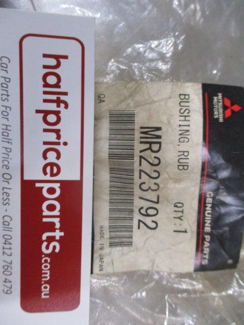 Mitsubishi Pajero Genuine Rear Upper Control Arm Bush New Part