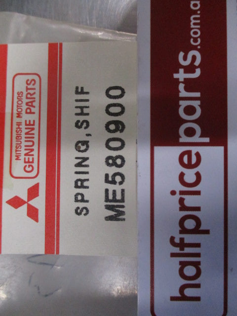 Mitsubishi Pajero Genuine Manual Transmission 5th Gear & Reverse Synchro Key Spring New Part